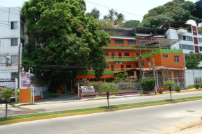 Отель Hotel La Jungla  Акапулько